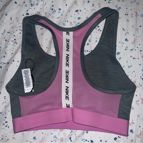 Nike Women's Grey and Pink Bra - Picture 3 of 4